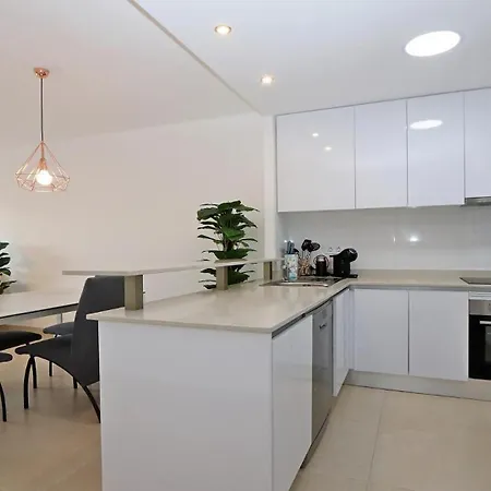 R9938 Gala Apartment *